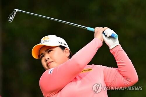 세계1위 넬리, 선두 도약…박인비, 4타차 7위(종합)