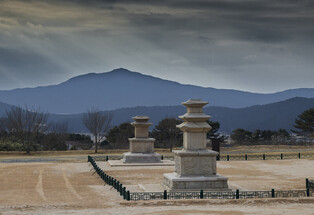 [K-Geography] Three Story Stone Pagoda of Sungboksa Temple Site
