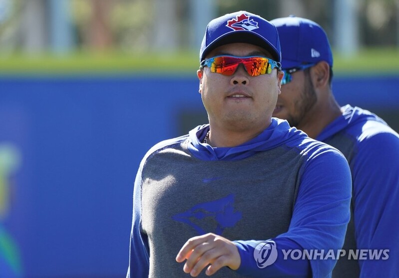 류현진, 한화 거제 캠프서 훈련…MLB 직장 폐쇄로 출국일 미정