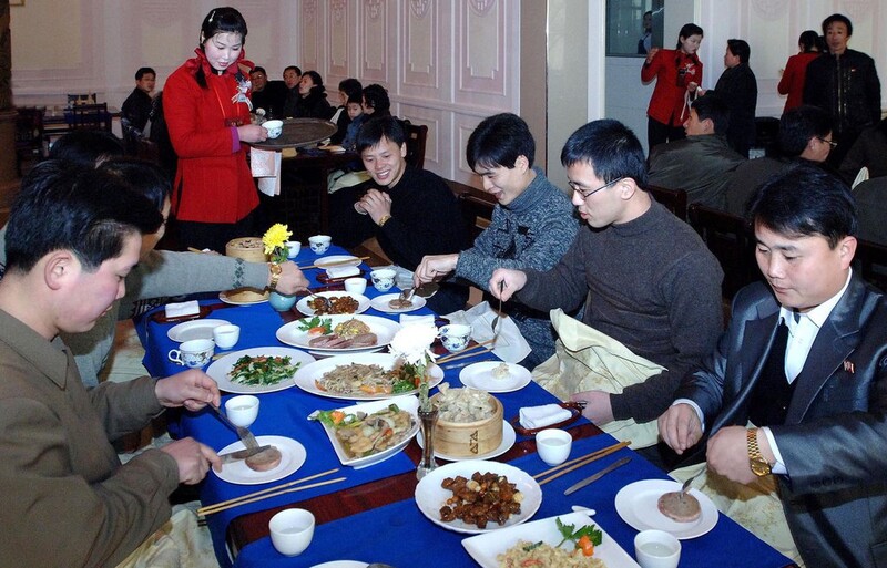 귀성행렬 대신 맛집으로…같은 듯 다른 북한 설 풍경