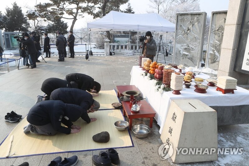 '역대 최다' 오미크론 확산에 거리 둔 설날…"아쉽고 섭섭"