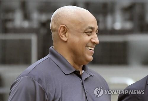 히스패닉 최초 단장 출신 미나야, MLB 스카우트 컨설턴트 선임