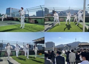 Im Chang-jung performs free concert for COVID-19 medical team at hospital