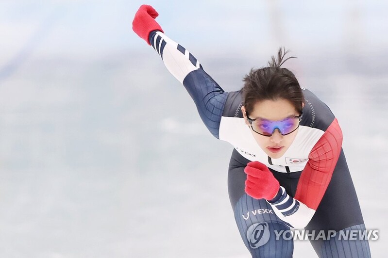 (Olympics) S. Korean speed skater Kim Bo-reum celebrates birthday in Beijing