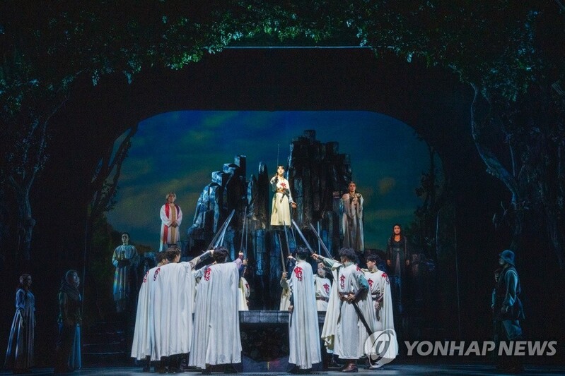 뮤지컬 '엑스칼리버'·'레베카' 이번주 공연 취소…확진자 속출