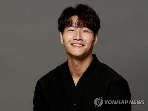 Singer Kim Jong-kook tests positive for COVID-19
