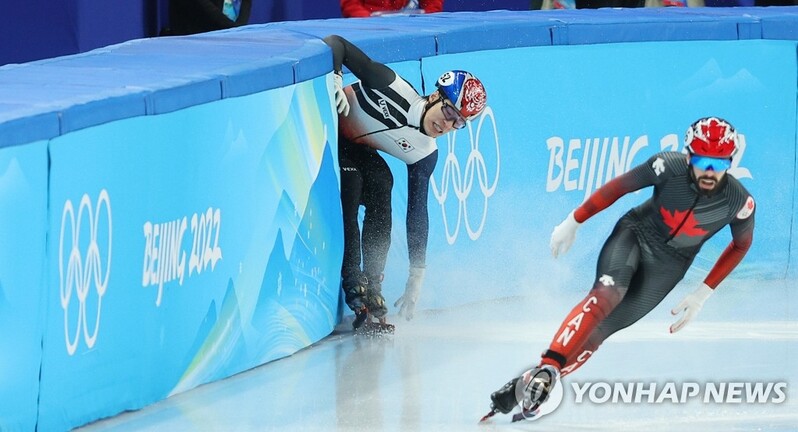 (Olympics) Short tracker Hwang Dae-heon disqualified in men's 500m semifinals