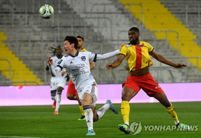 황의조, 프랑스서 두 시즌 연속 두 자릿수 득점…팀은 패배