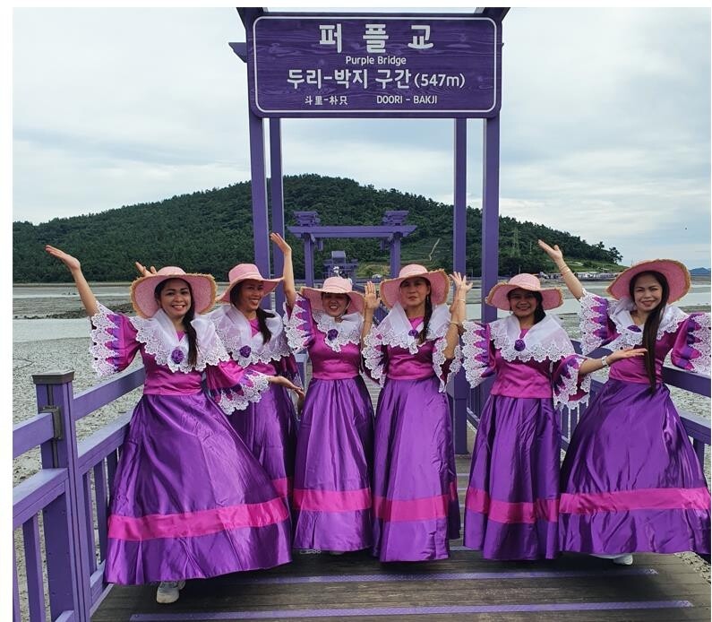 '2명 이상 보라색 양말만 신어도'…신안 퍼플섬, 무료입장 확대