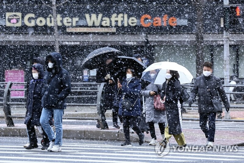 꽁꽁 언 정월대보름…시베리아서 내려온 찬 공기 영향
