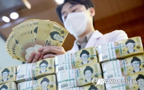 Money supply up in Dec. over increased savings, exports growth