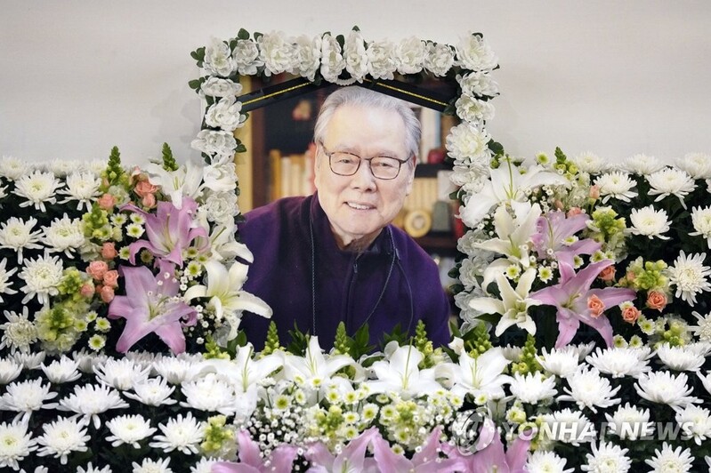故이어령 전 장관 영결식 내달 2일 국립중앙도서관서 엄수