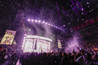 TWICE successfully ends US tour