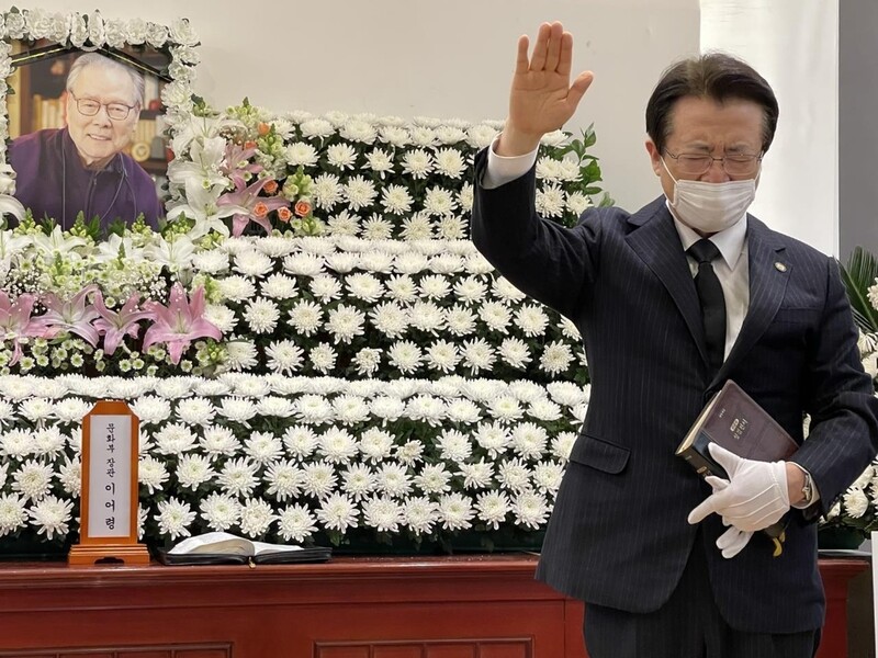 조정래·김남조…故이어령 전 장관 빈소 사흘째 추모행렬