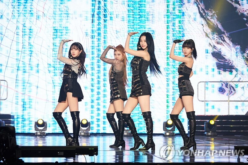 에스파, 한국대중음악상 3관왕…"'ㄷ춤' 많이 따라 해주신 덕"