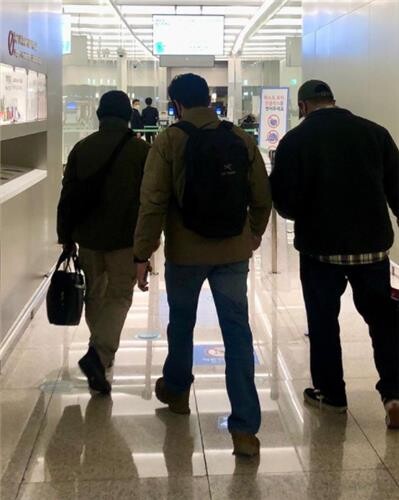 [우크라 침공] 이근 전 대위, SNS에 "참전 위해 출국"