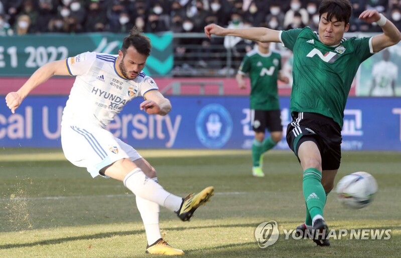 Undefeated Ulsan surge to top of K League tables; rivals Pohang in close 2nd