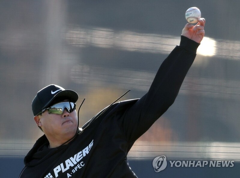 Amid MLB lockout, KBO club Eagles to allow Ryu Hyun-jin to keep training in March