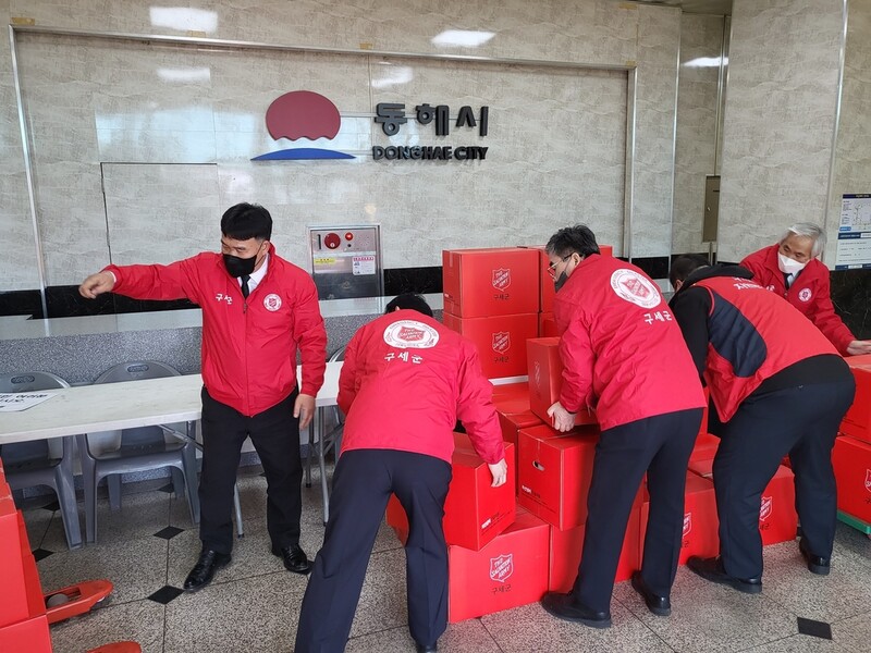 [동해안 산불] 구세군 긴급구호 활동…이재민 텐트·식사 지원