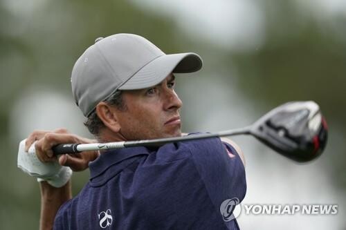 '악! 18번 홀' 스콧, 6년 만에 또 쿼드러플 보기