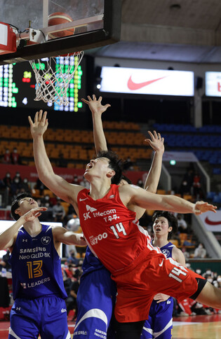 Basketball: Seoul Samsung Thunders vs. Seoul SK Knights