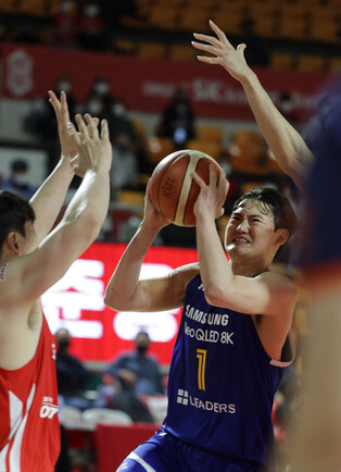 Basketball: Seoul Samsung Thunders vs. Seoul SK Knights