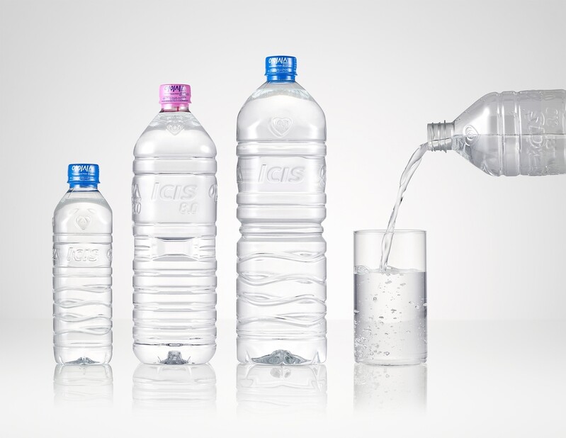 롯데칠성 무라벨 생수 판매량 1천670%↑…"가치소비 확산"