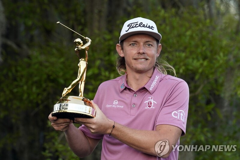 '우승 상금 44억원' 스미스 "골프는 두 번째…첫 번째는 가족"