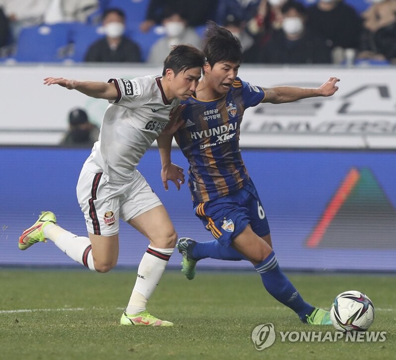 (LEAD) K League-leading Ulsan have match postponed due to COVID-19 outbreak