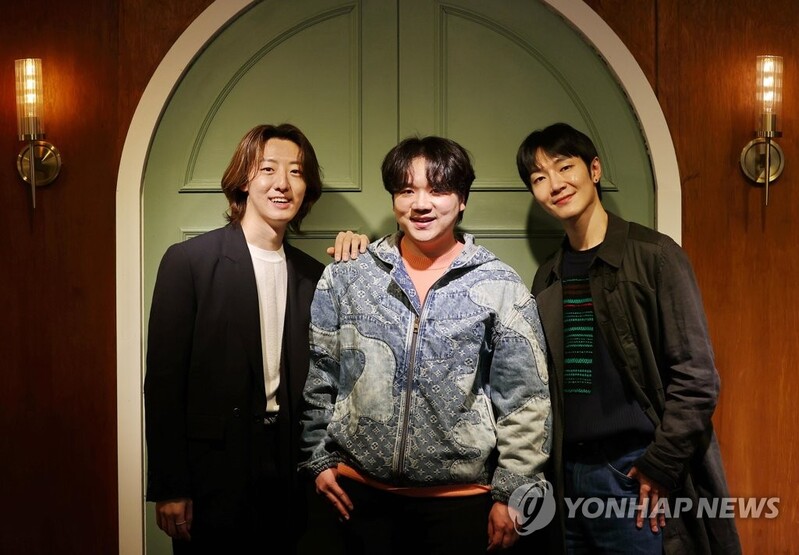 크로스오버 스타 3인의 연속 무대…"따뜻함과 행복 드릴게요"