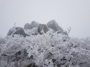 [K-Geography] Mountain covered with snowflakes