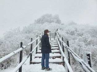 [K-Geography] Mountain covered with snowflakes