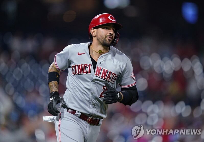 MLB 필라델피아, 거포 카스테야노스 영입…5년 1천215억원