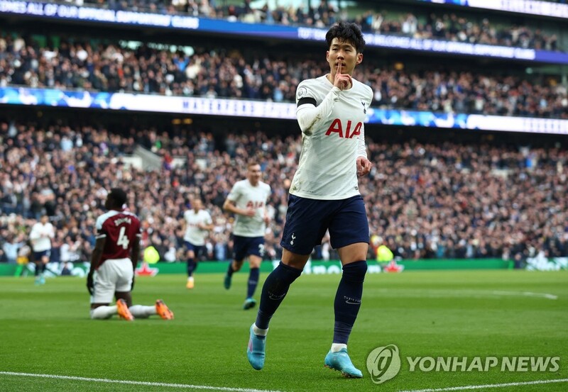 (LEAD) Son Heung-min grabs brace in Tottenham's win over West Ham