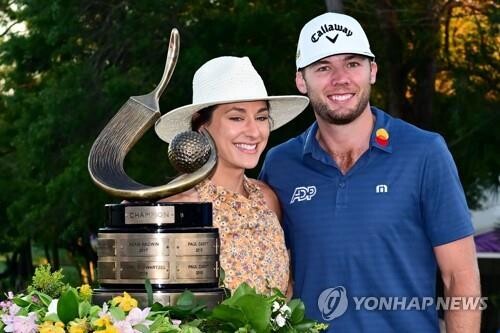 '뱀구덩이'에서 울고 웃은 번스, PGA투어 발스파 챔피언십 2연패(종합)