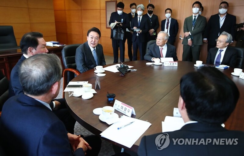 Yoon vows to remove obstacles hindering businesses