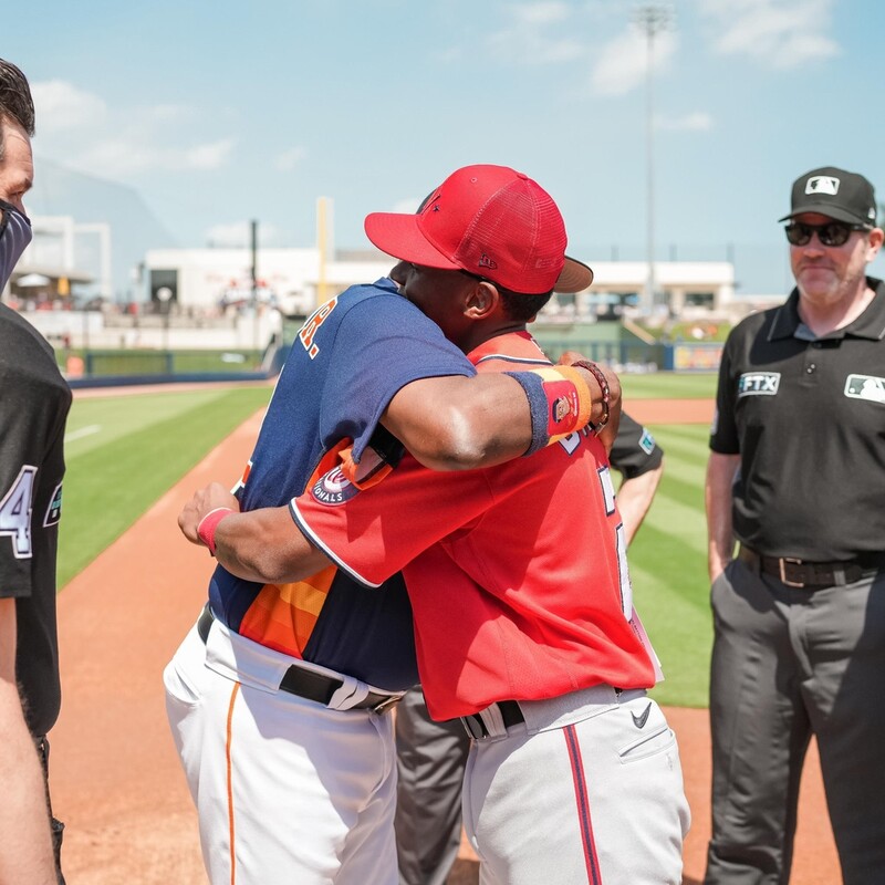 '적장'이 기획한 만남…MLB 시범경기서 베이커 父子 라인업 교환