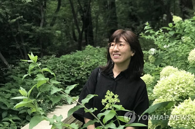 문대통령, 안데르센상 수상 이수지 작가에 "출판한류 위상 높여"