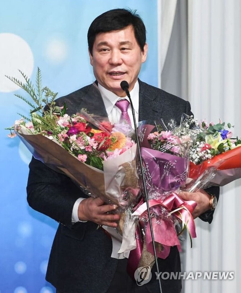 Veteran broadcaster Heo Koo-youn elected new KBO commissioner