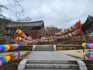 [K-Geography] Historic temple after rain and wind