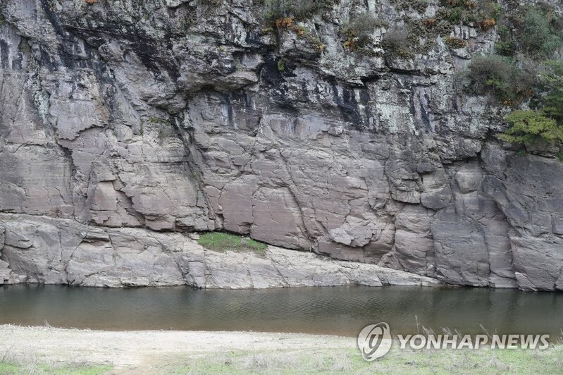 송철호 울산시장 "사연댐에 수문 만들어, 상류 국보 침수 예방"