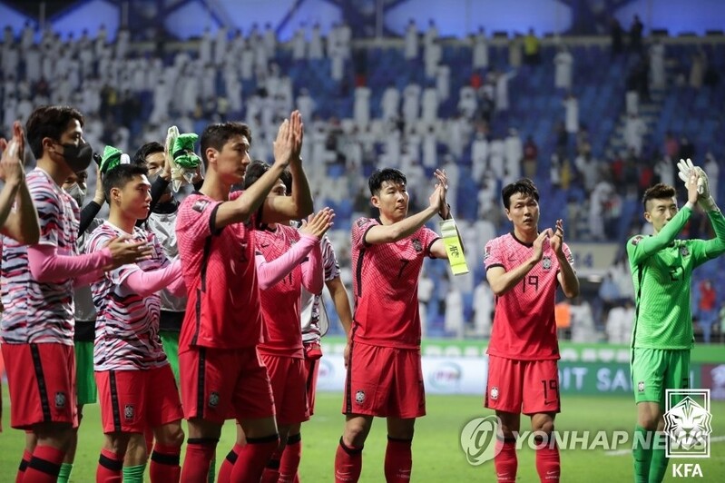 Held back by sputtering offense, S. Korea unable to put ice on cake in World Cup qualifying round