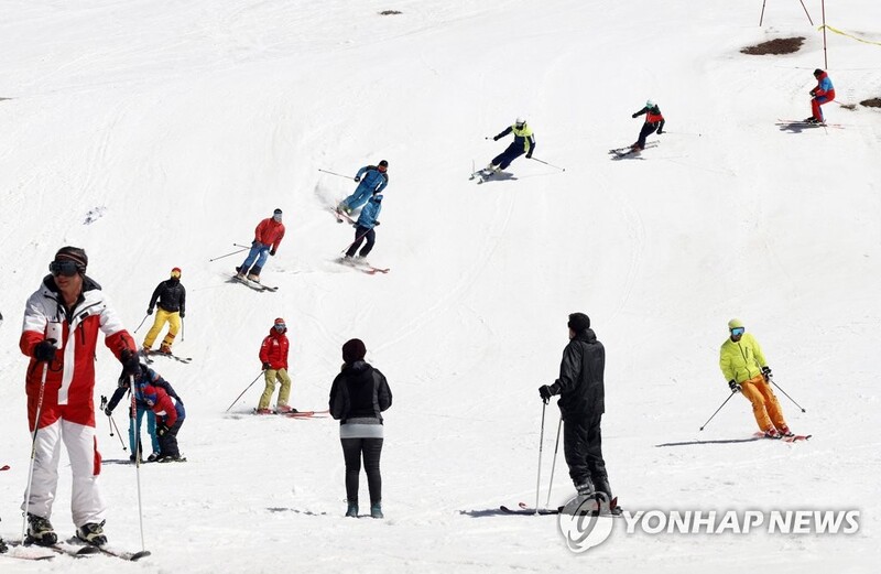 [월드＆포토] '중동의 알프스' 스키 타는 이란인들