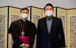 Yoon meets archbishop of Seoul