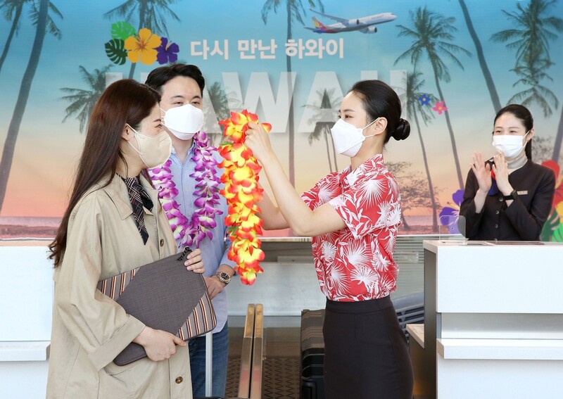 Asiana resumes route to Hawaii as travel curbs eased