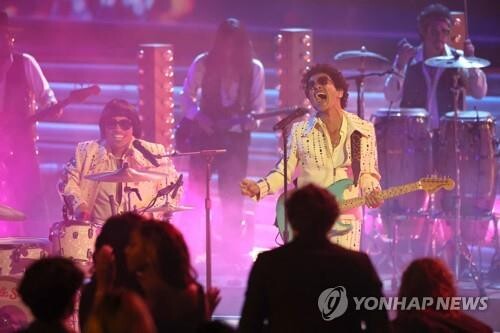 미 그래미상 시청률, 역대 최저치인 지난해와 비슷