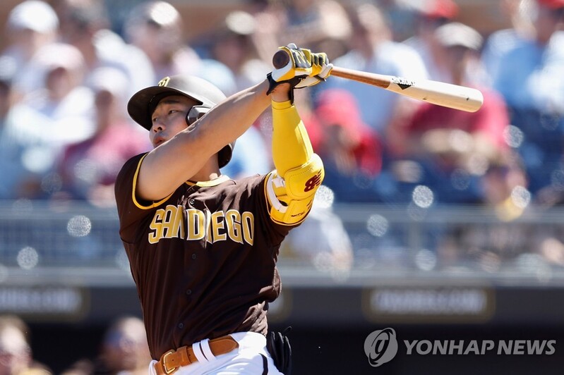 Padres' Kim Ha-seong hits 1st spring homer; Pirates' Park Hoy-jun extends hitting streak