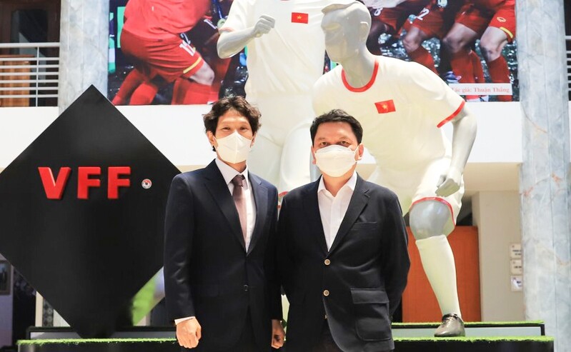 공오균, 베트남 U-23 축구대표팀 감독 계약…박항서 후임