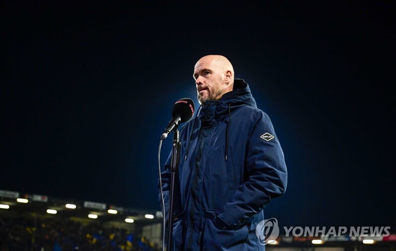 "맨유, 새 사령탑에 텐 하흐 감독 가닥…포체티노보다 선호"