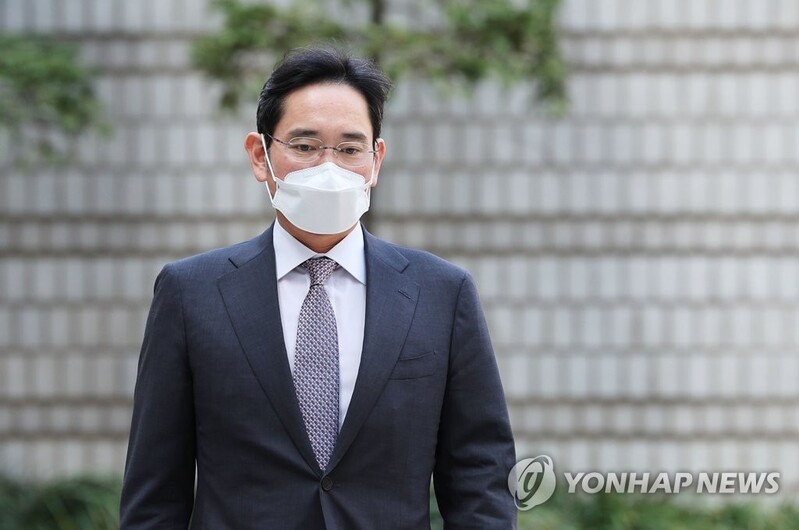 Antitrust regulator gives warning against Samsung chief over false data